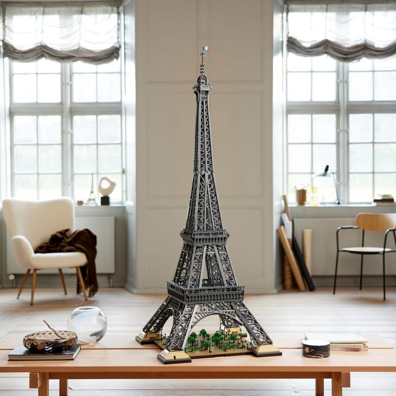 LEGO®Eiffel tower